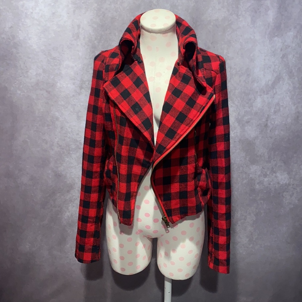 Millau Red&Black Plaid 3 Ways-2-Wear Crop Jacket!